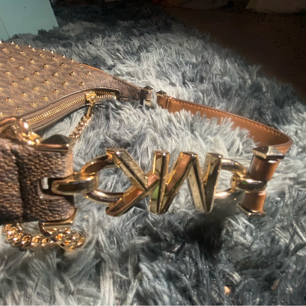 Michael Kors Gold Studded Tan Shoulder Bag - Picture 4 of 5